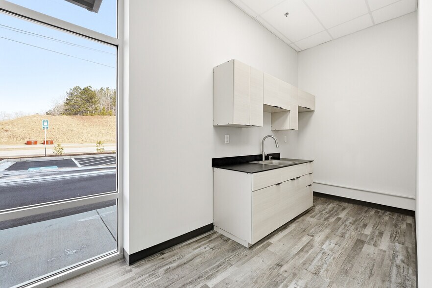 More Photos Of 1901 Peachtree Industrial Blvd, Buford Warehouse For Lease