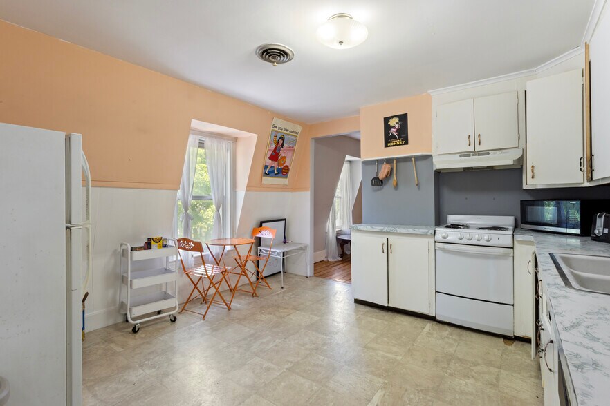 More Photos Of 176 Williams St, Providence Apartments For Sale