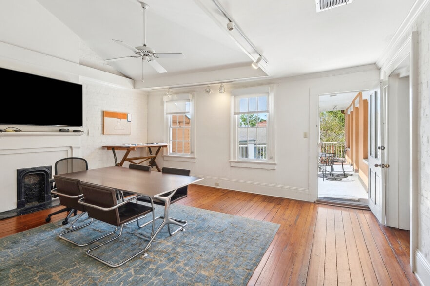 More Photos Of 2200 Prytania St, New Orleans Loft Creative Space For Sale