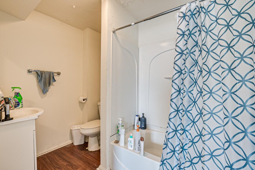 More Photos Of 173 Hamilton St, New Brunswick Specialty For Sale