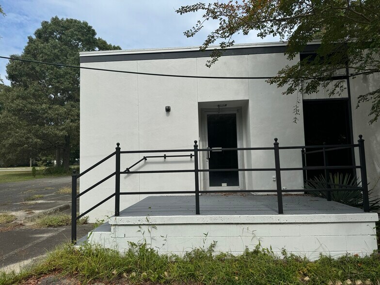 More Photos Of 606 Academy Ave, Dublin Medical For Lease