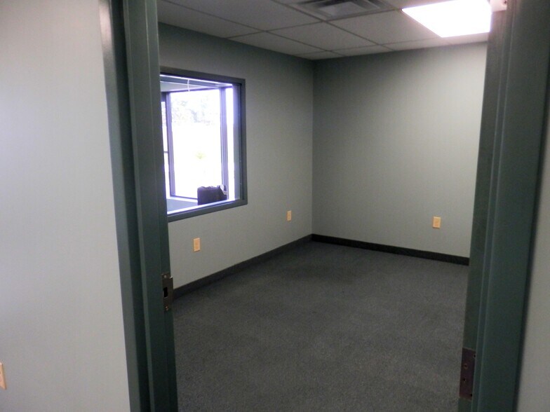 More Photos Of 1430 Lloyd Rd, Wickliffe Manufacturing For Sale