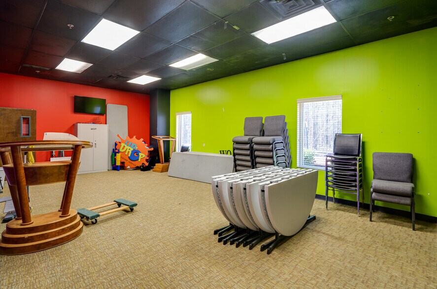 More Photos Of 3737 Stilesboro Rd NW, Kennesaw Flex For Sale