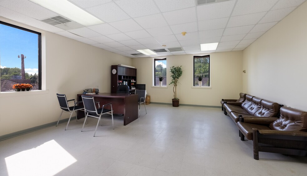 More Photos Of 835 Glenside Ave, Wyncote Unknown For Sale