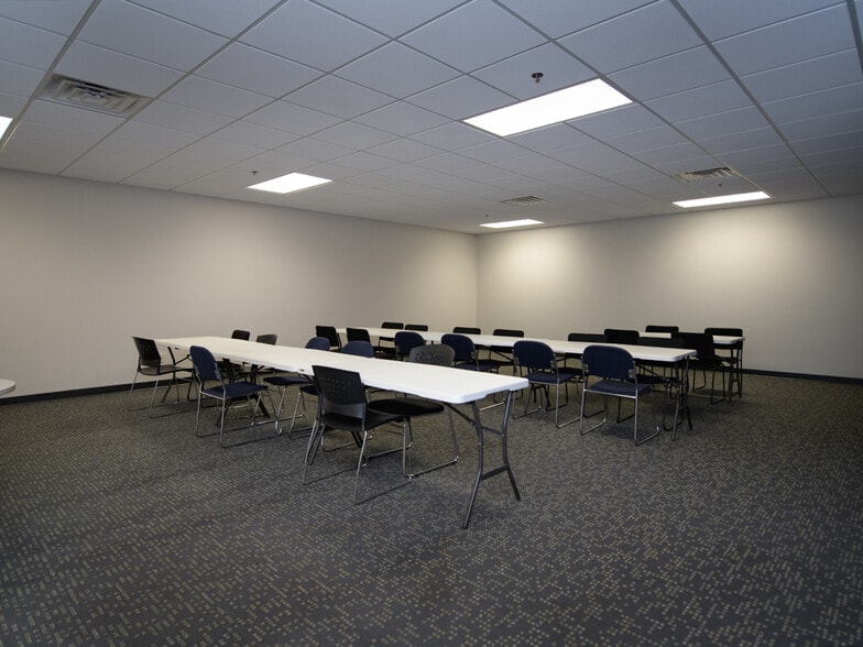 More Photos Of 5005 S 153rd St, Omaha Office For Sale