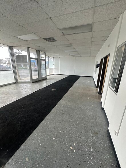 More Photos Of 501 W 17th St, Santa Ana Storefront Retail Office For Lease