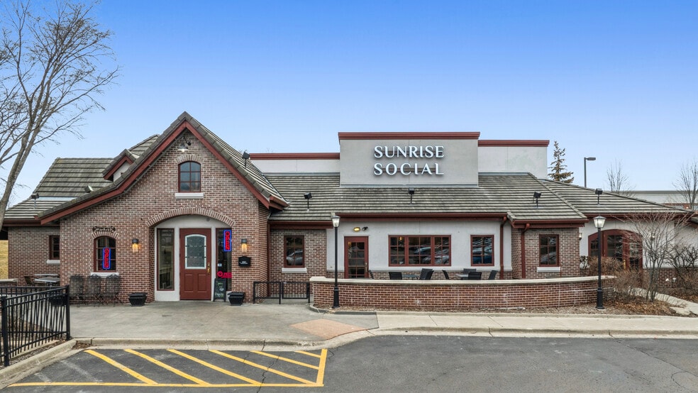 Primary Photo Of 2561 N County Line Rd, Algonquin Restaurant For Sale