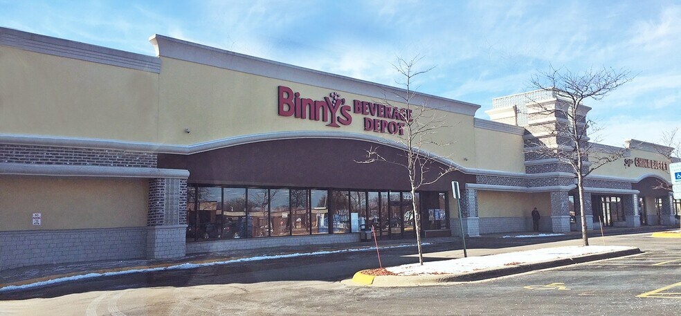 More Photos Of 301-373 W Golf Rd, Schaumburg Unknown For Lease