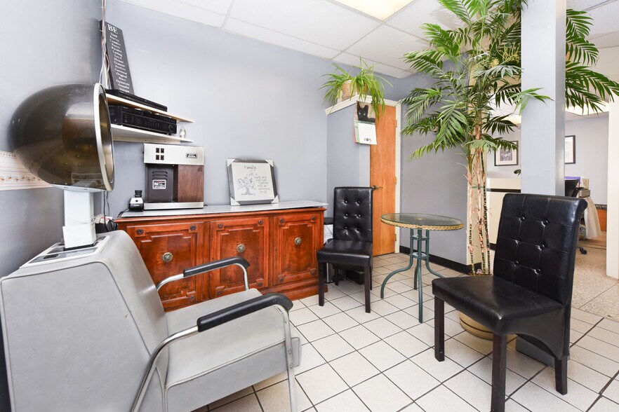 More Photos Of 4143 Main St, Bridgeport Storefront For Sale