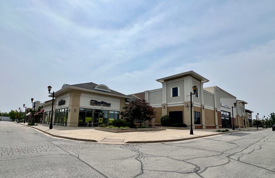 More Photos Of 1515-1519 S Randall Rd, Algonquin Freestanding For Sale