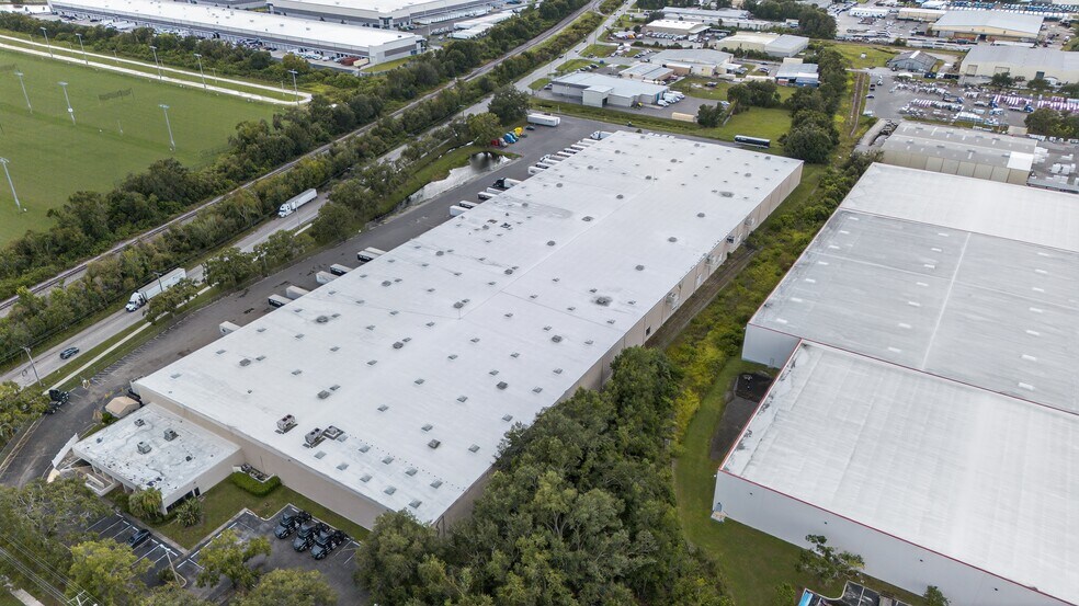 More Photos Of 3102 Queen Palm Dr, Tampa Warehouse For Lease