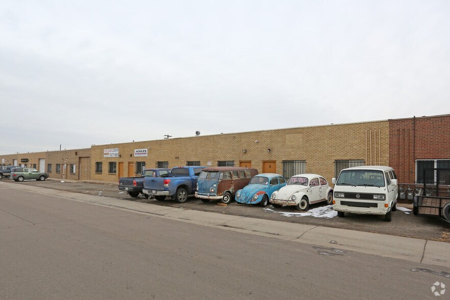 More Photos Of 2370 S Kalamath St, Denver Warehouse For Lease
