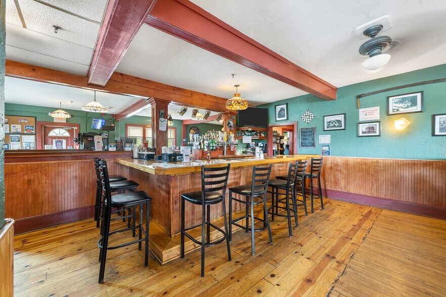 More Photos Of 809 Nooseneck Hill Rd, West Greenwich Restaurant For Sale