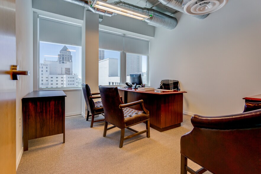 More Photos Of 14 NE 1st Ave, Miami Office For Sale