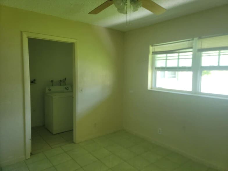 More Photos Of 138-140 NE 1st Ct, Dania Beach Specialty For Sale