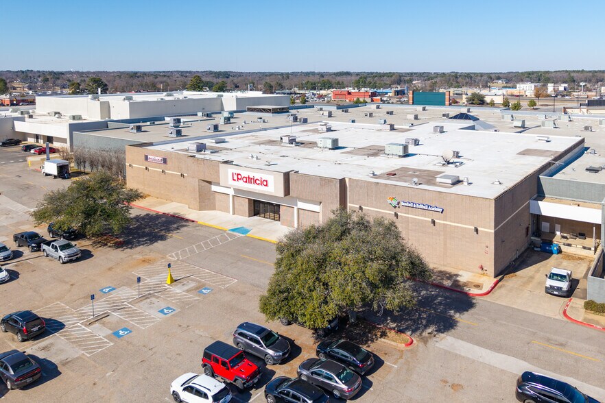 More Photos Of 3520 McCann Rd, Longview Department Store For Sale