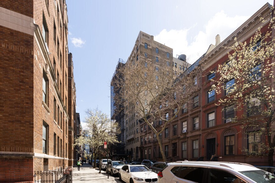 More Photos Of 142-144 Joralemon St, Brooklyn Medical For Sale