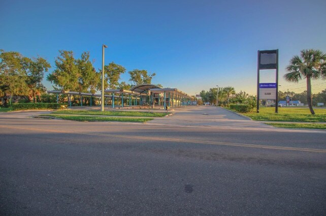 More Photos Of 310 SE Us Highway 19, Crystal River Drugstore For Lease