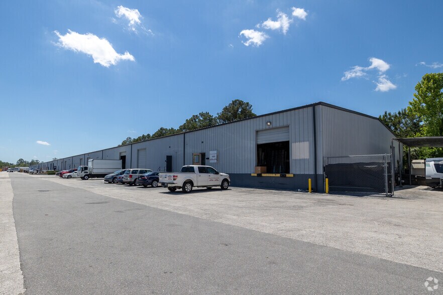 Primary Photo Of 3811 University Blvd W, Jacksonville Unknown For Lease