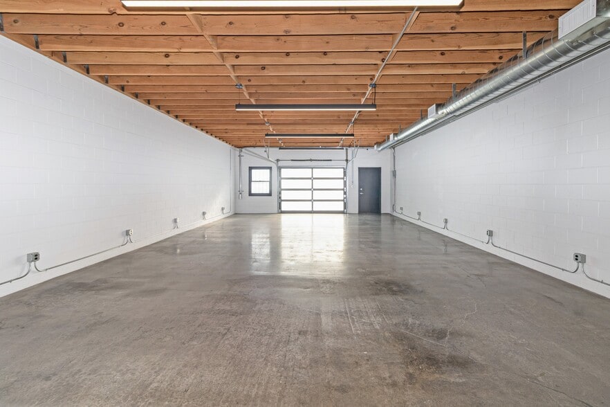 More Photos Of 1732 Victory Blvd, Glendale Loft Creative Space For Lease