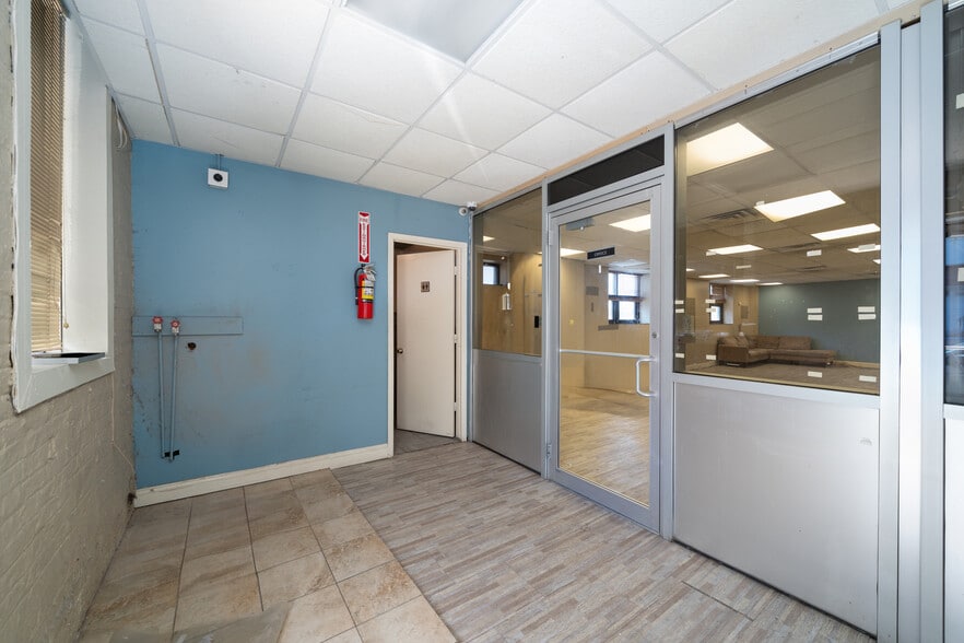 More Photos Of 11 Western Ave, Jersey City Warehouse For Lease