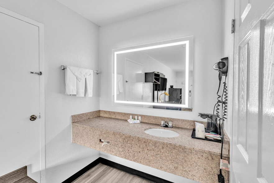 More Photos Of 962 Riverview Rd, Rock Hill Hotel For Sale