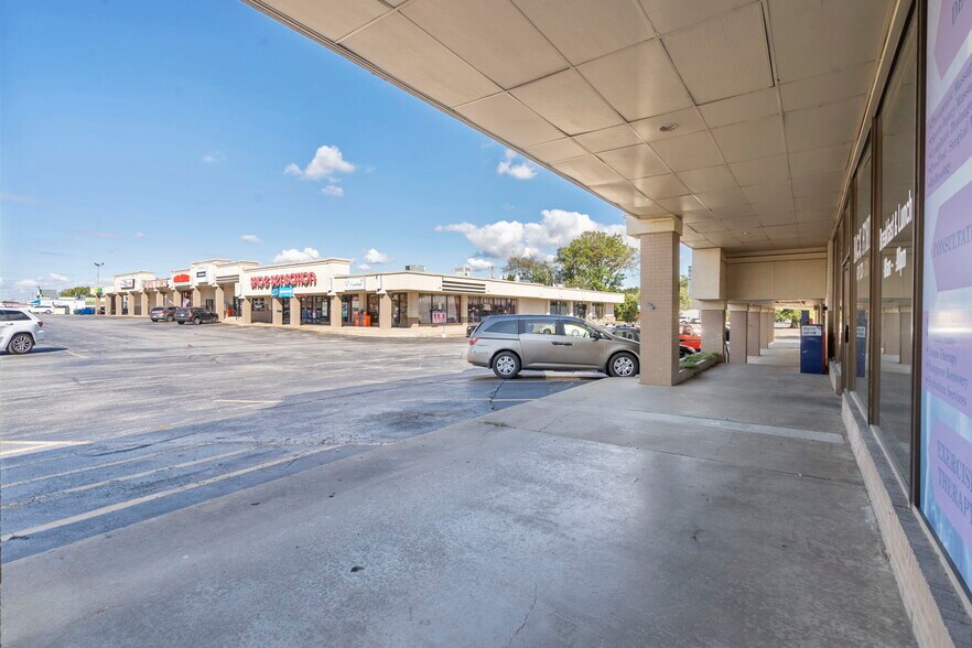 More Photos Of 1059 S Maxwell St, Siloam Springs Storefront For Lease