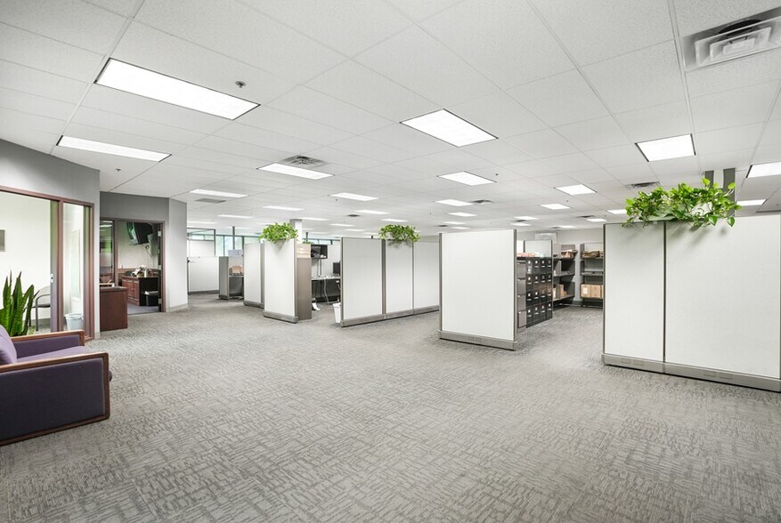 More Photos Of 1174 Northland Dr, Mendota Heights Warehouse For Lease
