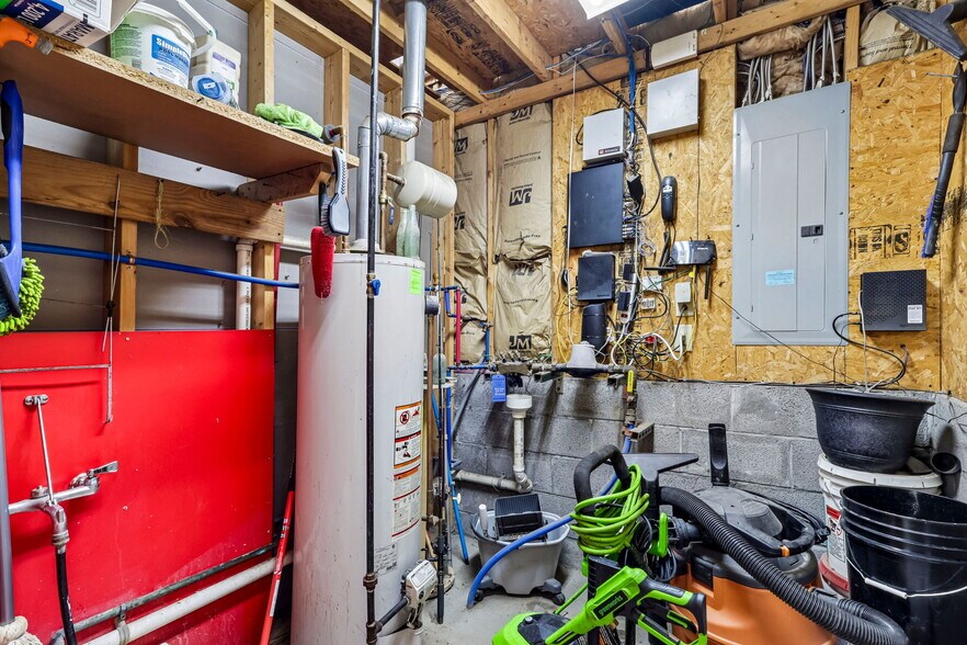 More Photos Of 3220 McCartney Rd, Youngstown General Retail For Sale