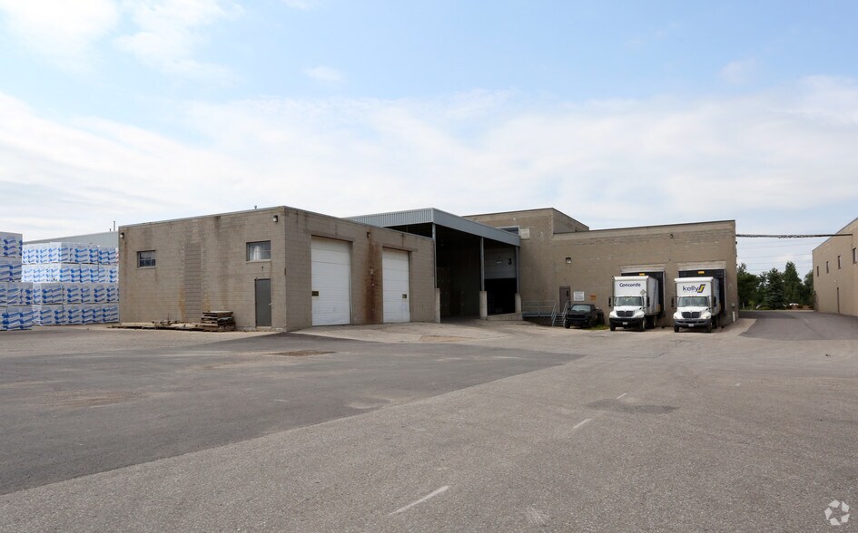 More Photos Of 350 Woodlawn Rd, Guelph Warehouse For Lease