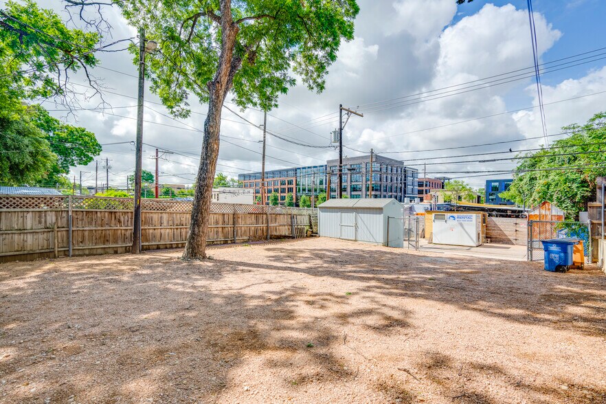 More Photos Of 1309 E 7th St, Austin Office Residential For Sale