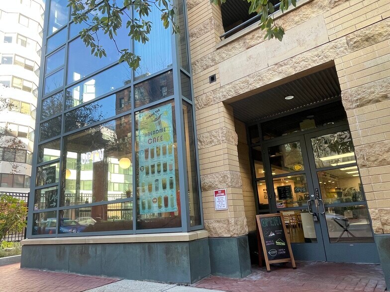 Primary Photo Of 1117 10th St NW, Washington Apartments For Lease