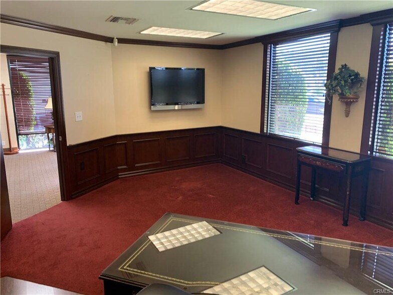 More Photos Of 503-511 E Route 66, Glendora General Retail For Lease