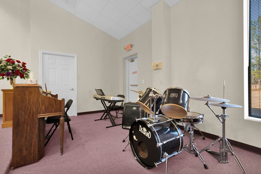 More Photos Of 3460 Big Piney Grove Rd, Clinton Specialty For Sale