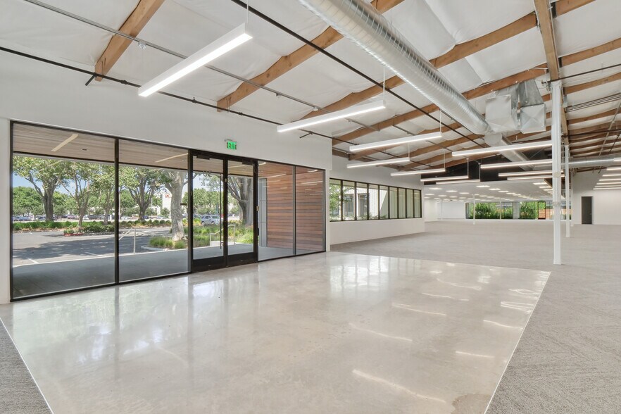 More Photos Of 30 W Montague Expy, San Jose Research And Development For Lease