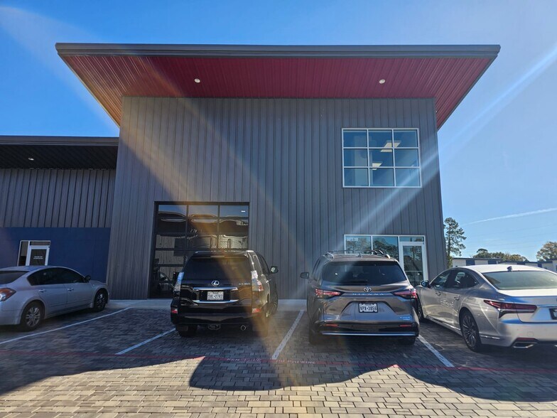 More Photos Of 32502 Tamina Rd, Magnolia Office For Lease