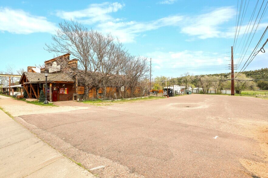 More Photos Of 607 W Main St, Payson Bar For Sale