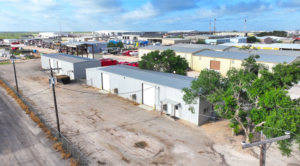 More Photos Of 12107 W County Road 129, Odessa Warehouse For Lease