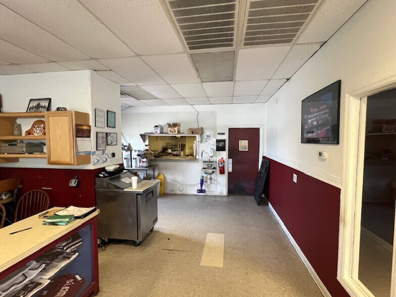 More Photos Of 14164 US Highway 431, Guntersville General Retail For Sale