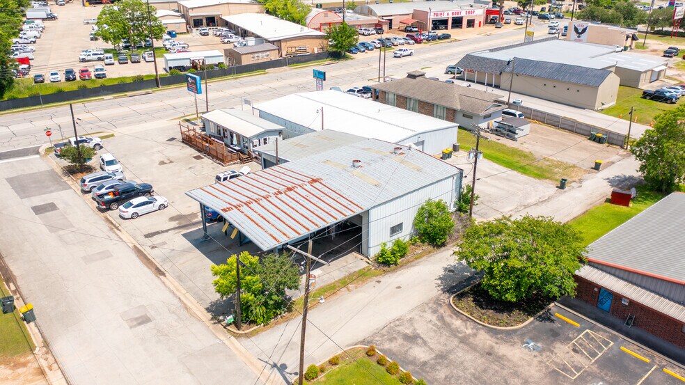More Photos Of 539 N Frazier St, Conroe Auto Repair For Sale