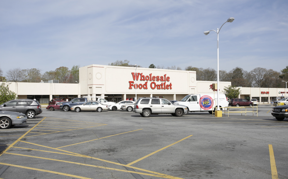 Primary Photo Of 4521 Jonesboro Rd, Forest Park Storefront For Lease