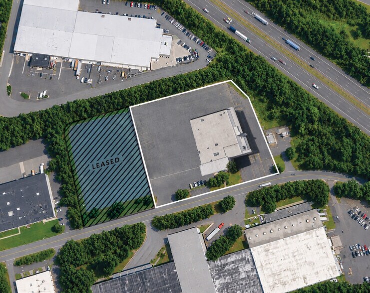 More Photos Of 76 National Rd, Edison Warehouse For Lease