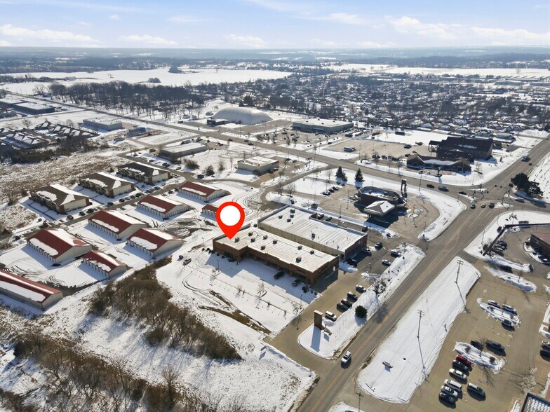 More Photos Of 5540-5550 N Farmer Branch Rd, Ozark General Retail For Sale