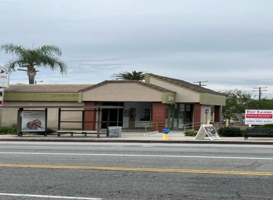 Primary Photo Of 2211 Lake Ave, Altadena Fast Food For Lease