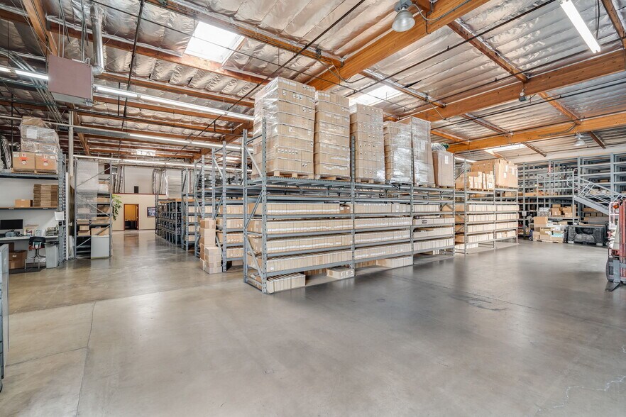 More Photos Of 14291 Commerce Dr, Garden Grove Manufacturing For Sale