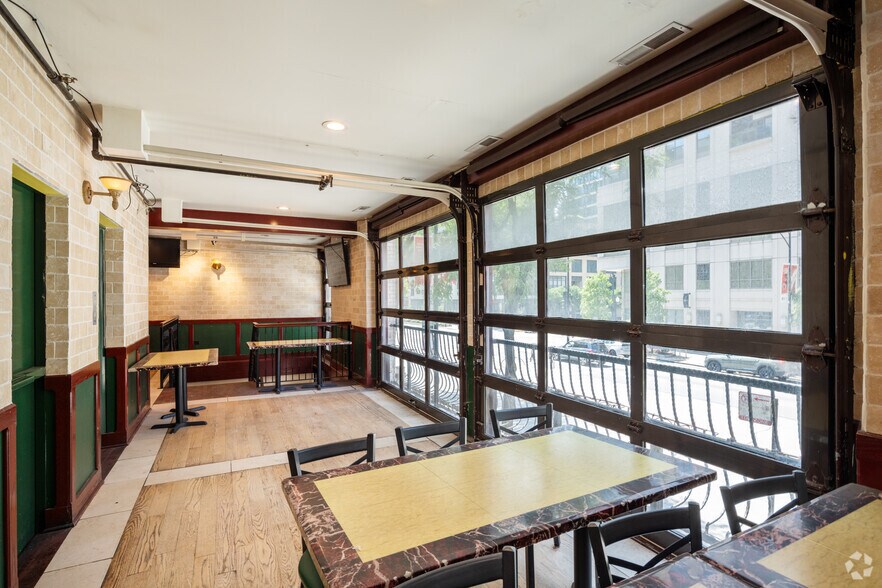 More Photos Of 737-739 N La Salle Dr, Chicago Storefront Retail Office For Sale