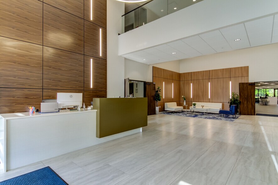 More Photos Of 3802 Coconut Palm Dr, Tampa Office Residential For Lease