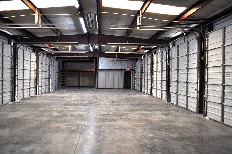 More Photos Of 2333 W Emory Rd, Powell Industrial For Sale