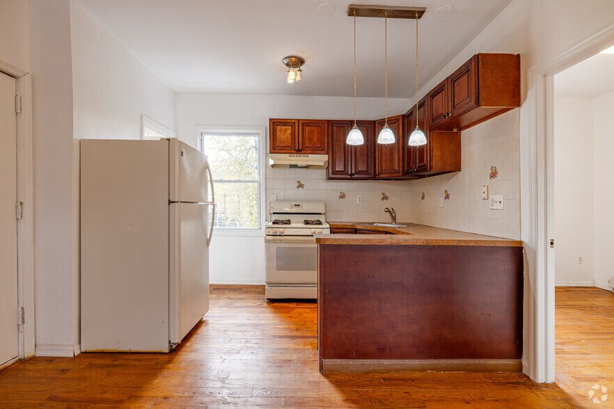 More Photos Of 147 Avenue E, Bayonne General Retail For Sale