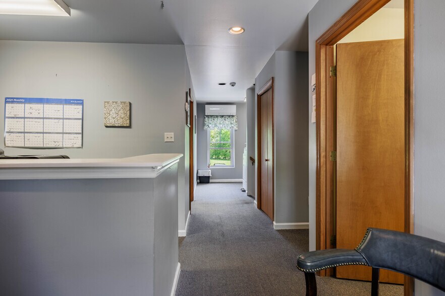 More Photos Of 74 Broadway, Kingston Office For Sale